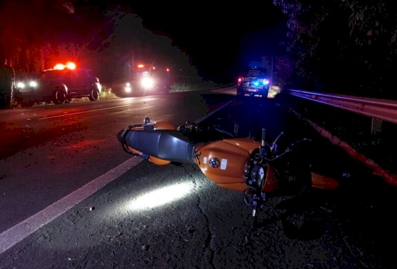 Com traumatismo craniano, homem morre após cair de moto em rodovia