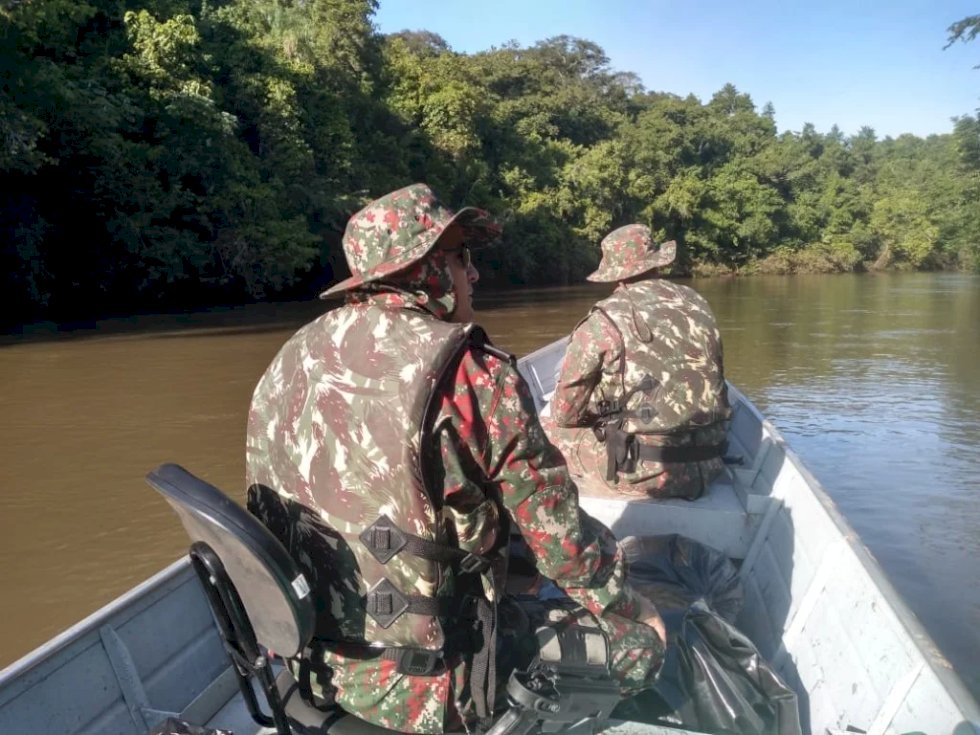 Polícia Militar Ambiental de Naviraí prende foragido da justiça com mandado de prisão por estupro de vulnerável durante a operação Pesca Legal.