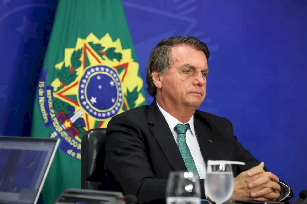 Sem \'bala de prata\', comitê racha e aliados temem \'aloprada\' de Bolsonaro sobre fake news e urnas.