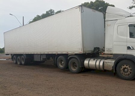 PRF recupera em Nova Alvorada do Sul (MS) caminhão que seria levado para a fronteira.