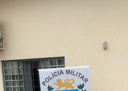 Novo Horizonte do Sul - Polícia Militar apreende motocicleta com licenciamento vencido que era conduzida por adolescente.