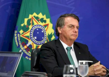 Sem 'bala de prata', comitê racha e aliados temem 'aloprada' de Bolsonaro sobre fake news e urnas.