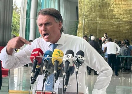 Em tom exaltado, Bolsonaro ataca Lula e Moraes e chama o ex-presidente de 'pinguço'