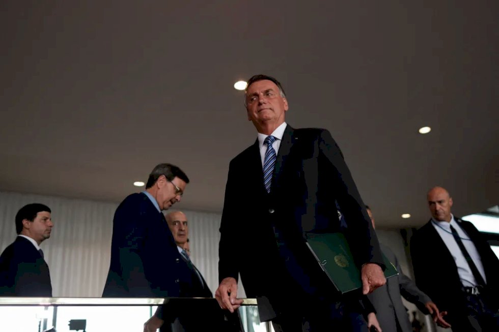 Silêncio de Bolsonaro surpreende até aliados, que veem presidente em \'mundo paralelo\'