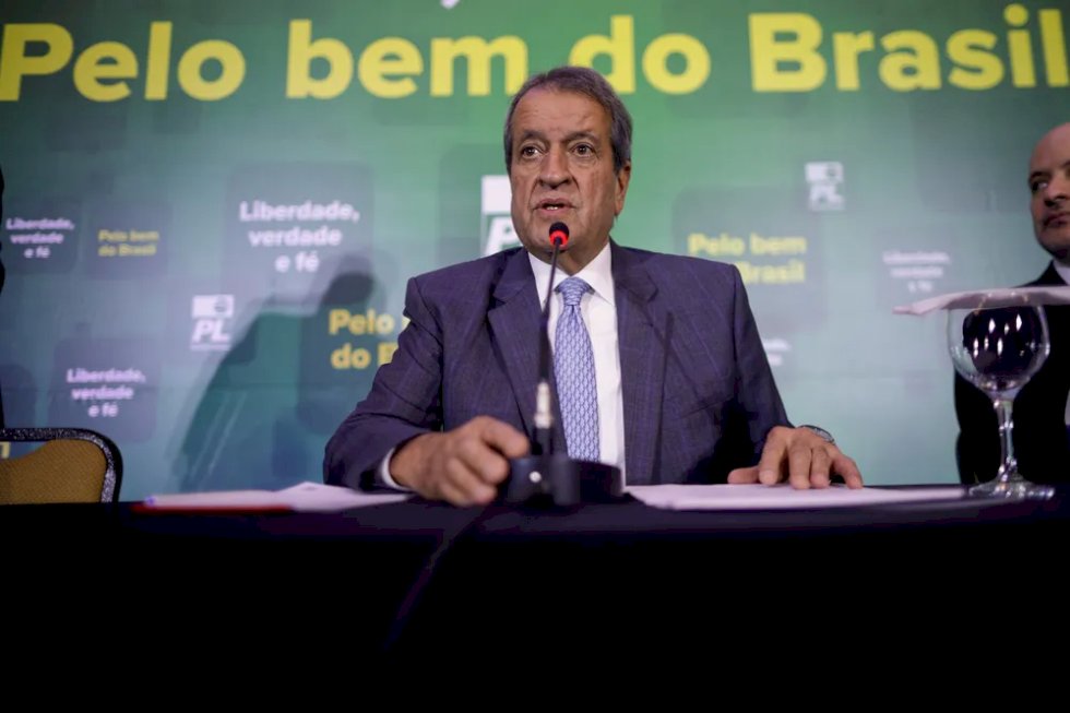 PL apresenta relatório e pede invalidação de votos sem apresentar provas de fraude; TSE ordena que partido se manifeste também sobre o 1º turno.