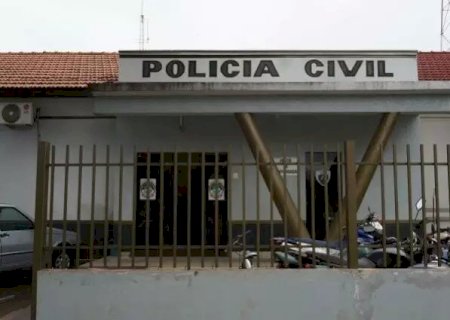 Jovem de 19 anos é encontrada morta na varanda de casa.