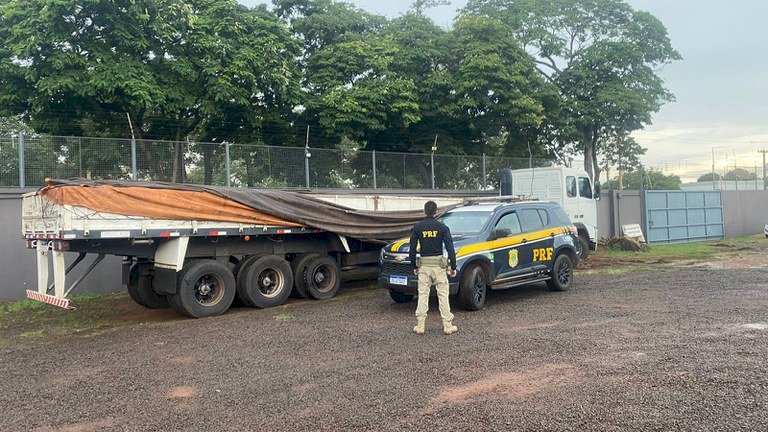 PRF apreende 454 Kg de cloridrato de cocaína.