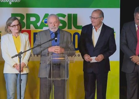 Lula anuncia primeiros nomes para equipe ministerial de seu governo.