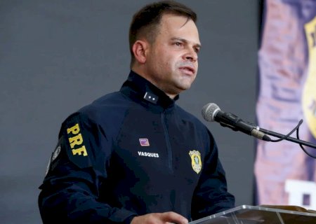 Bolsonaro exonera diretor-geral da PRF Silvinei Vasques, réu por improbidade.