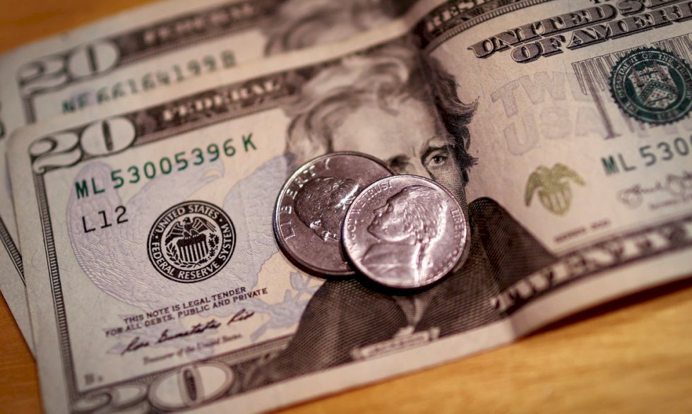 Dólar cai para R$ 5,10 após declarações de Haddad sobre reformas.