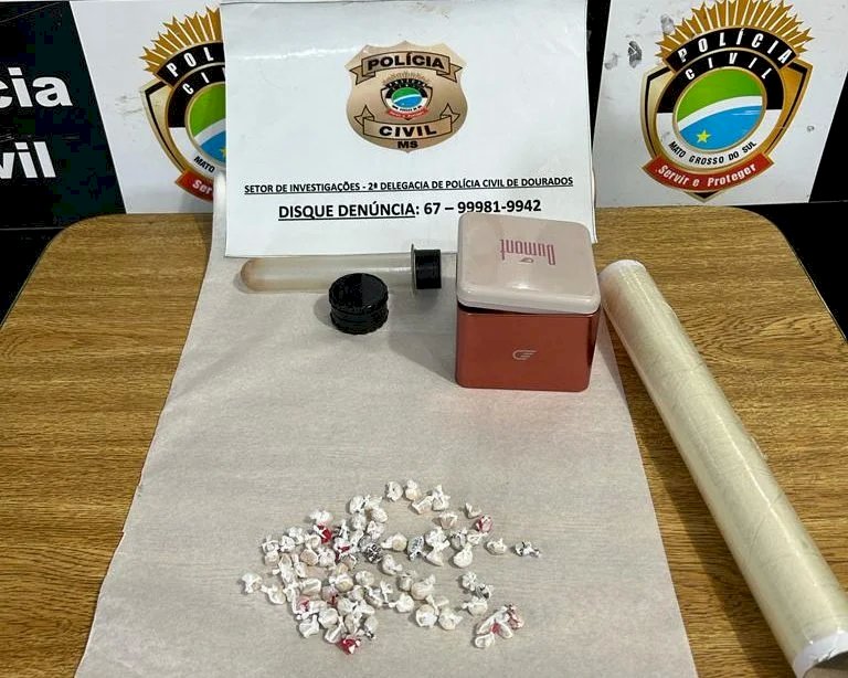 Mulher é presa pela Polícia Civil, com 70 porções de crack .