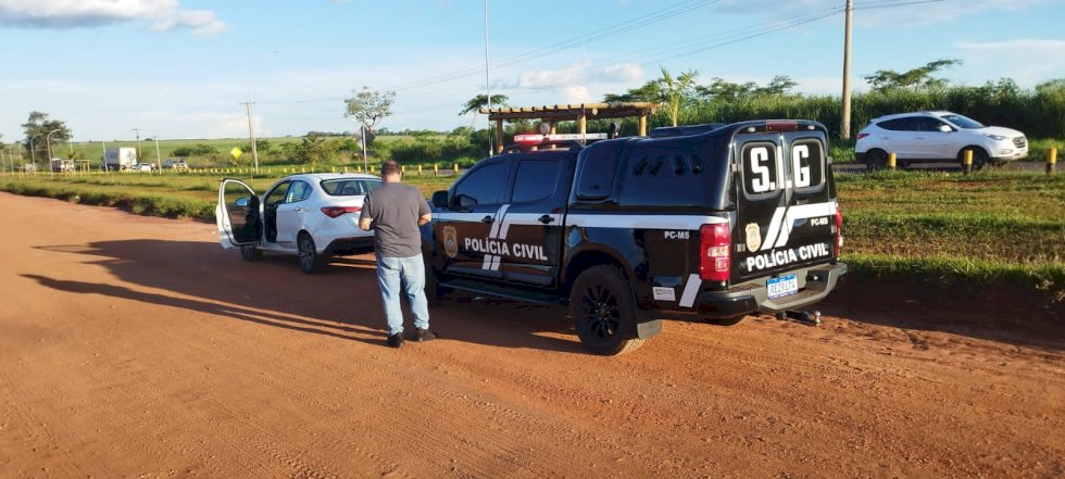 Ivinhema - Polícia Civil, com apoio da PRF, prende três homens por receptação, suspeitos de  adquirir e tentar vender em Ivinhema veículos produto de estelionato praticado contra locadoras de veículos de outro Estado.