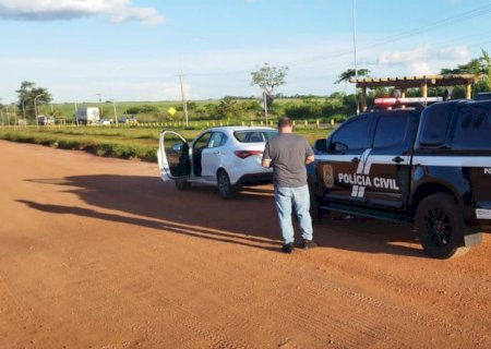 Ivinhema - Polícia Civil, com apoio da PRF, prende três homens por receptação, suspeitos de  adquirir e tentar vender em Ivinhema veículos produto de estelionato praticado contra locadoras de veículos de outro Estado.