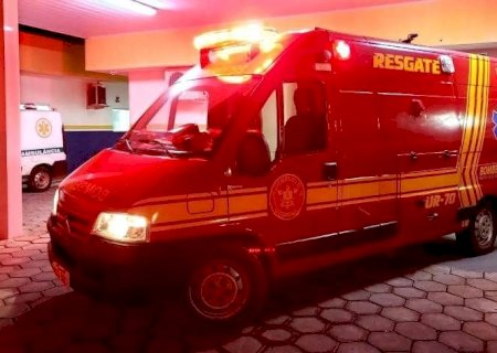 Ivinhema - Motociclista colide em poste no bairro Piraveve.