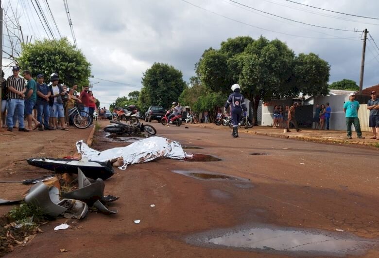 Jovem de 27 anos morre em acidente entre carro e moto.
