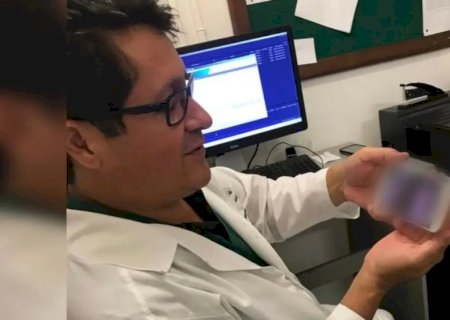 Navirai - Vereador é flagrado vendo suposto vídeo erótico durante plantão em hospital.