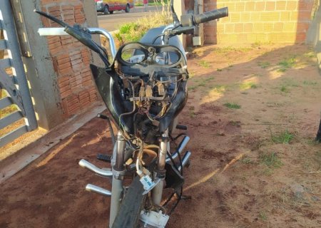 Ivinhema - Acidente entre moto e ônibus deixa uma vítima com ferimentos graves.