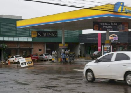 Após reduções de Lula, imposto estadual deixa gasolina até R$ 0,30 mais cara em Mato Grosso do Sul