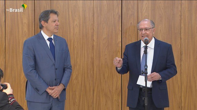 Governo anuncia programa de renegociação de dívidas de até R$ 5 mil.