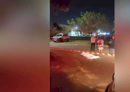 Jovem de 21 anos é encontrado morto com sinais de violência .