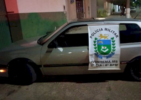 Ivinhema - Polícia Militar conduz jovem para a delegacia por prática de direção perigosa.