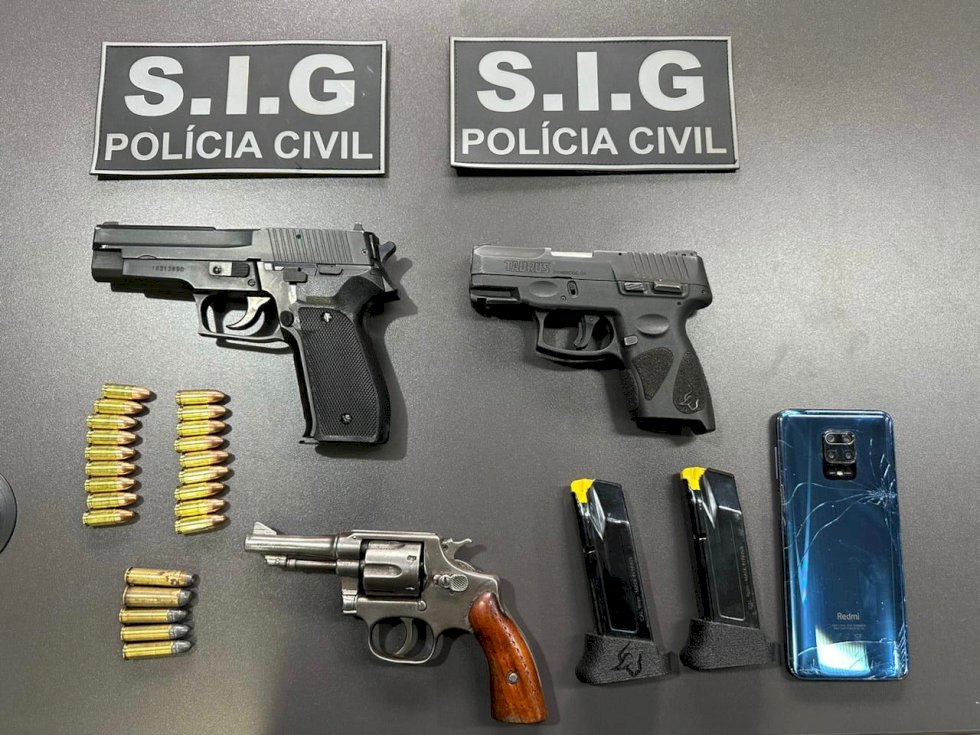 Ivinhema - Polícia Civil cumpre mandando de busca  domiciliar e prende em flagrante homem por posse de arma irregular.