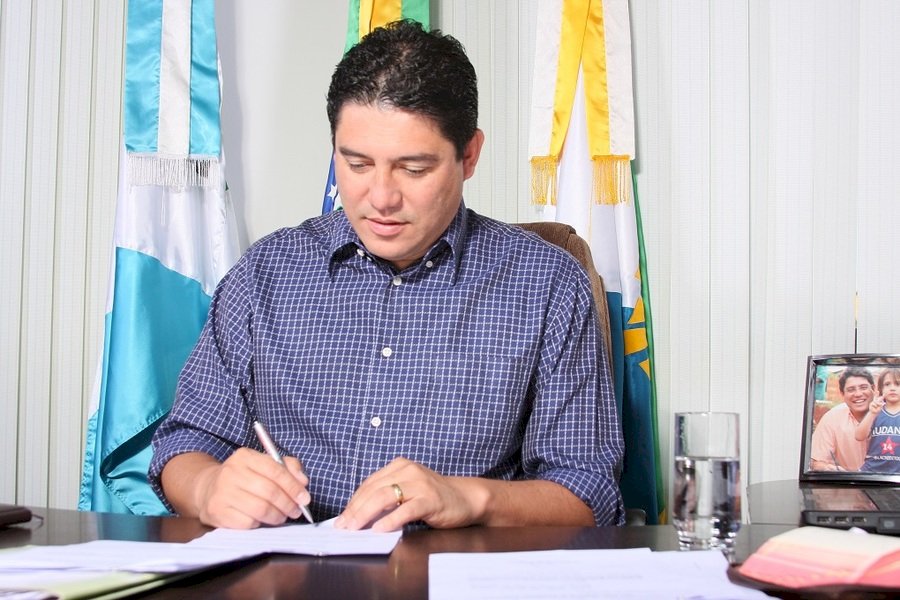 Ex-prefeito de Maracaju é condenado por emitir cheques sem fundos de R$ 2,2 milhões
