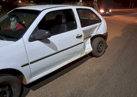 Ivinhema - Acidente envolve dois carros próximo ao Mega Atacado na MS -141.