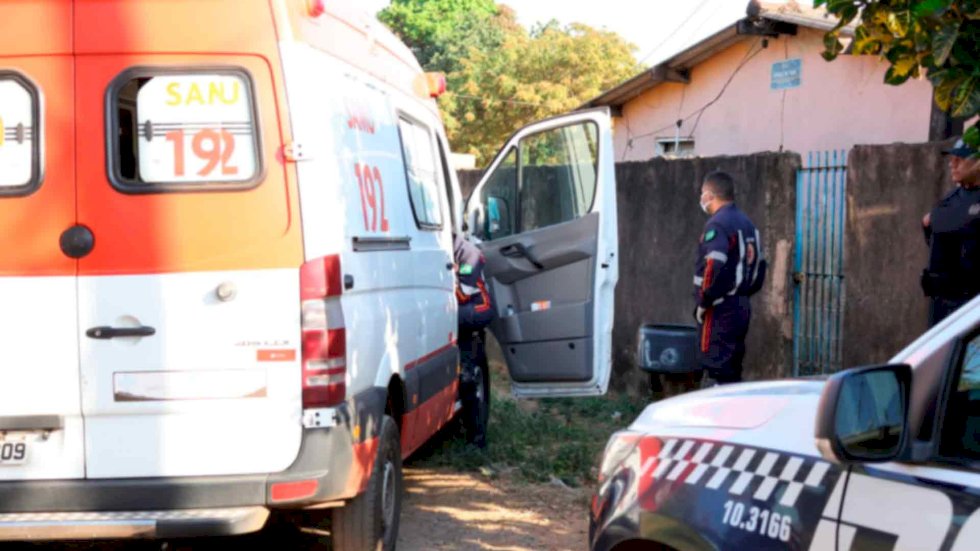 Casal é encontrado morto dentro de casa.