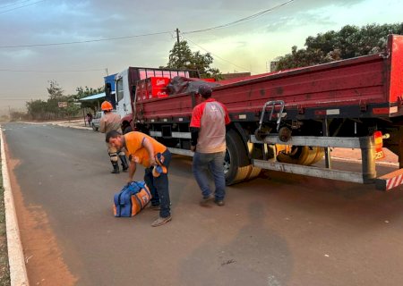 Ivinhema - Ciclista fica ferida ao colidir em caminhão estacionado.