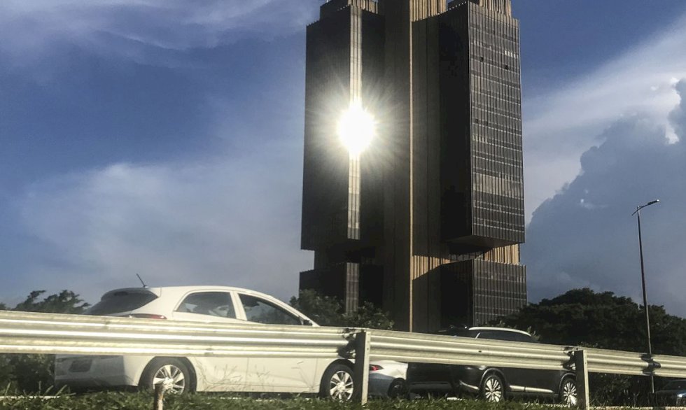 Copom reduz juros básicos da economia para 12,75% ao an