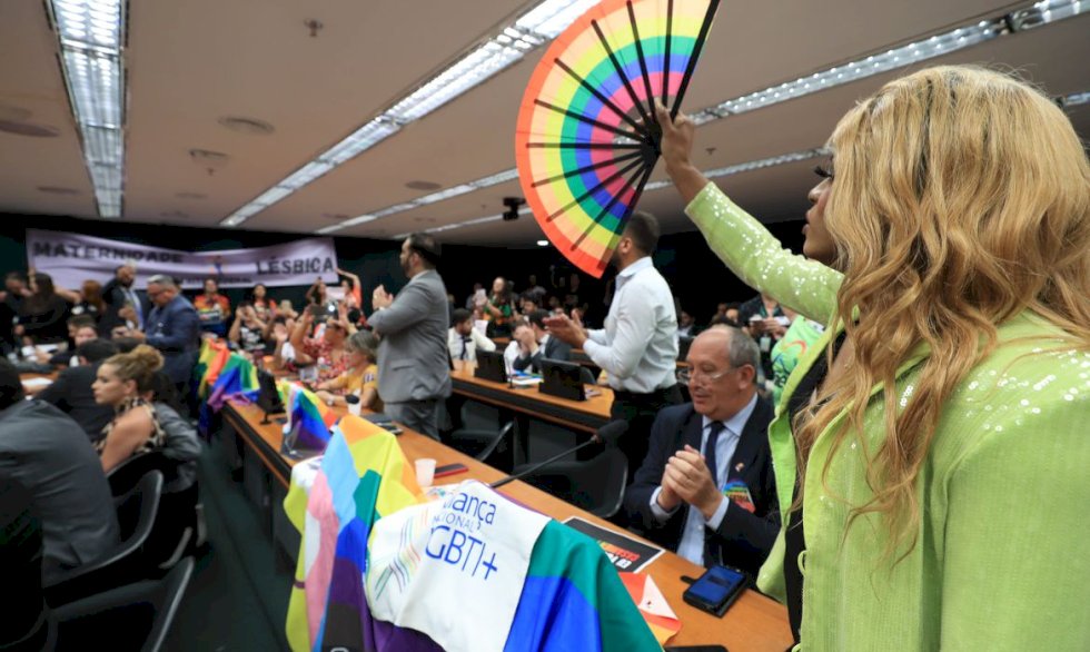 MPF pede arquivamento de projeto que proíbe casamento homoafetivo.
