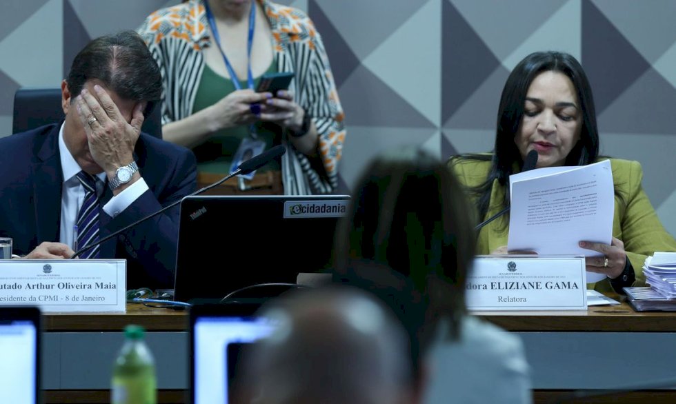 CPMI do 8 de janeiro pede indiciamento de Jair Bolsonaro.