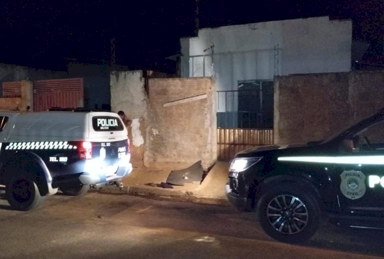 Polícias Civil e Militar resgatam adolescente e prendem quatro pessoas por tráfico de drogas e associação em Anaurilândia.