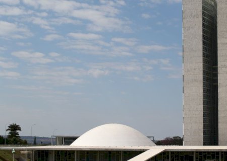 Senado aprova em votação simbólica projeto do Desenrola