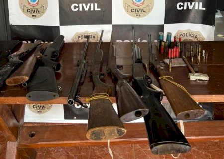Polícia Civil cumpre mandado de busca e apreensão e prende indivíduo pelos crimes de posse irregular de arma de fogo