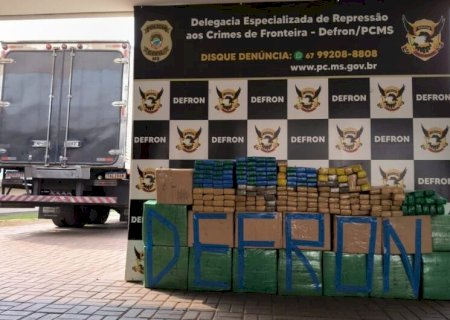 Caminhão é apreendido com meia tonelada de maconha na BR-163