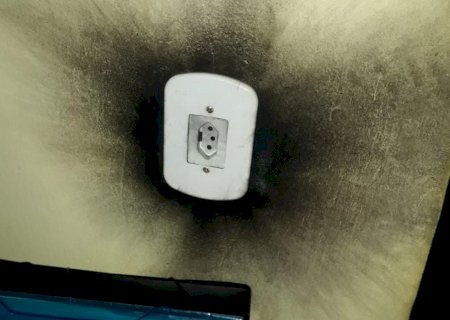 Ivinhema - Raio atingi antena de TV e provoca incêndio em residência
