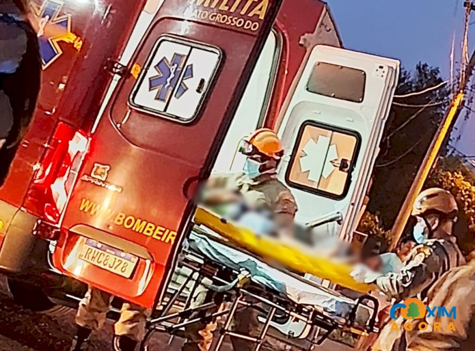 Menino é atropelado por carro após descer de ônibus