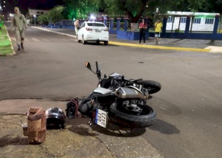 Ivinhema - Acidente entre carro e moto na Av Brasil