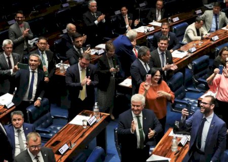Senado aprova PEC que limita decisões individuais de ministros do STF