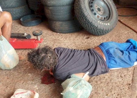 Ivinhema - Andarilho tem convulsão ao tomar água em estabelecimento comercial