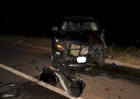 Colisão entre um veículo fúnebre e uma caminhonete deixa uma pessoa morta na BR-060