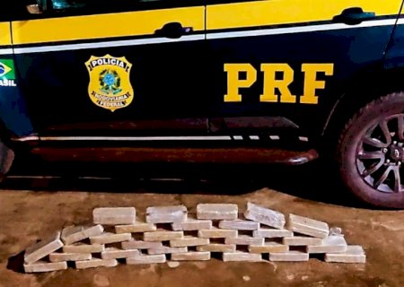 Homem  empreende fuga a pé, abandonando o automóvel, sua companheira e a criança após a PRF apreender 33 Kg de cocaína