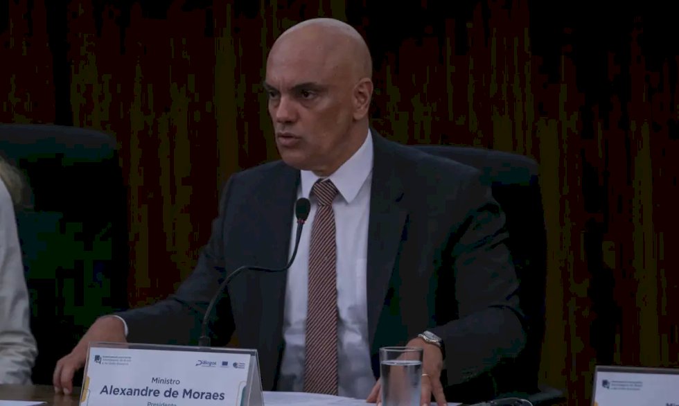 Moraes defende punição às big techs que induzirem voto