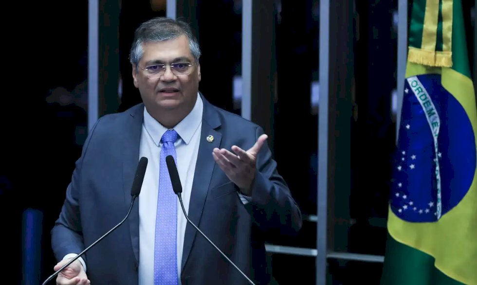 Flavio Dino toma posse no cargo de ministro do STF