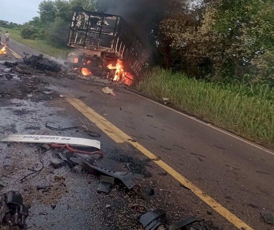 Carretas batem de frente deixa duas vítimas fatais na MS 276 entre Batayporã e Anaurilândia