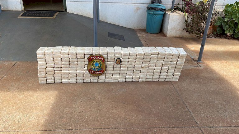 Polícia Federal apreende mais de 200 kg de cocaína em Deodápolis