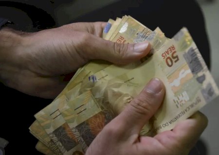 Salário mínimo de R$ 1.412 começa a ser pago nesta quinta-feira