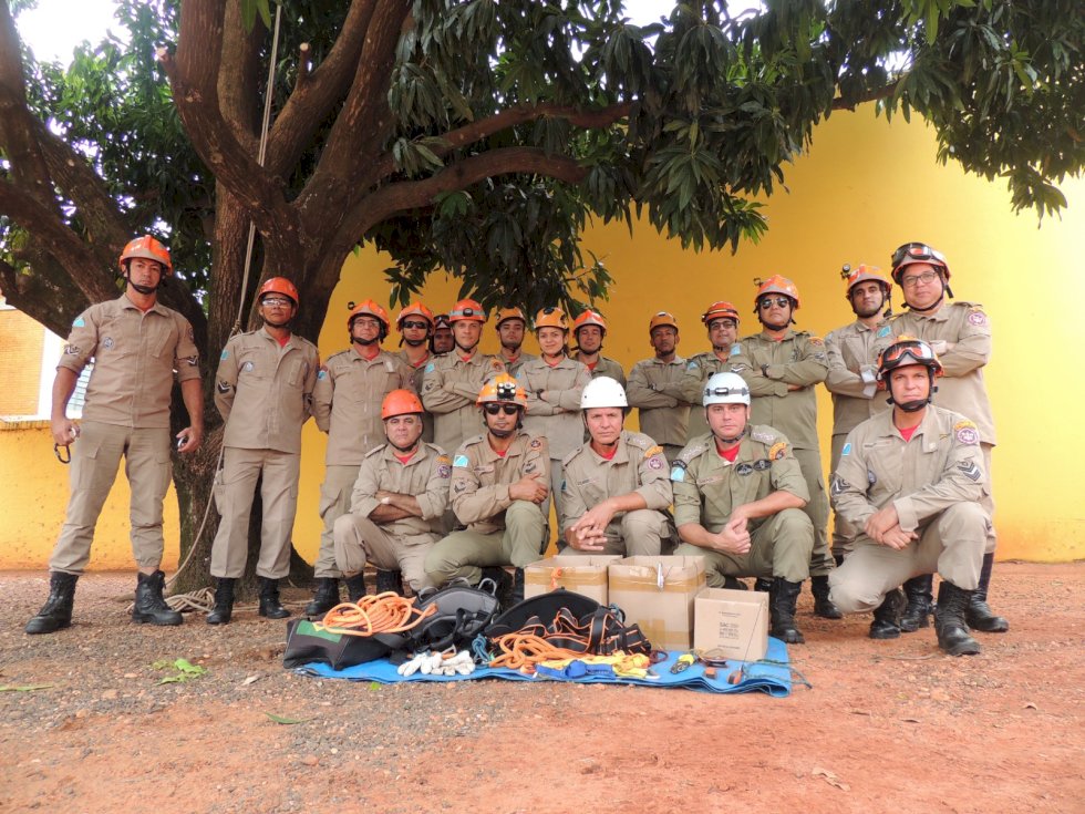 Ivinhema - Bombeiros realiza treinamento
